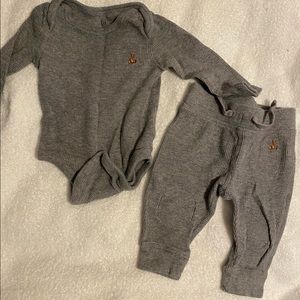 Gap baby outfit 12 mo